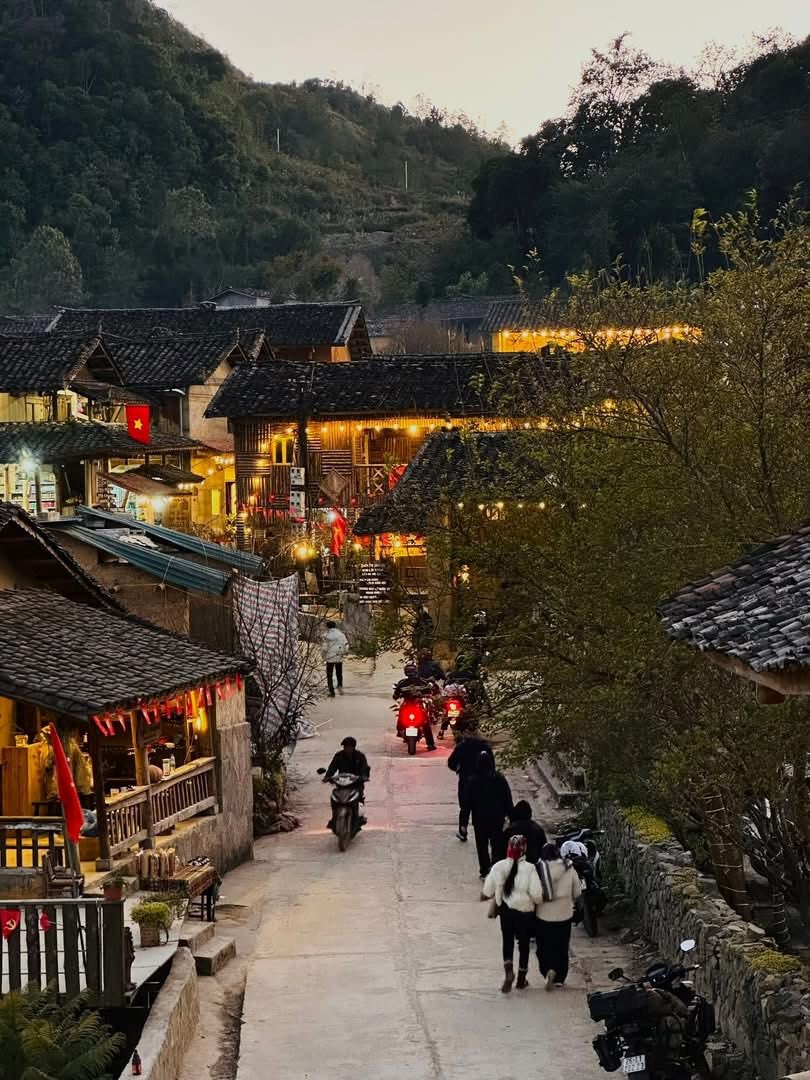 Xuất hiện ngôi nhà bê tông hai tầng giữa làng Lô Lô Chải gây tranh cãi: Chính quyền địa phương lên tiếng - ảnh 3