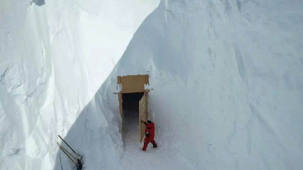 Lần đầu tiên trong lịch sử: Con người xây kho lưu trữ băng ở Nam Cực, cất giữ lõi băng trên khắp thế giới để bảo tồn ‘hồ sơ khí hậu’ của Trái Đất - ảnh 1