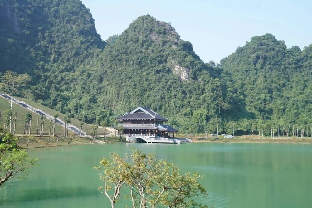 Giữa lòng Tràng An có một thung lũng đẹp như phim cổ trang, từng là nơi vua Đinh Tiên Hoàng lập đàn tế trời đất, mở ra triều đại độc lập của dân tộc - ảnh 4