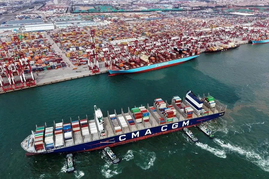 Thế giới 'lì đòn' trước thuế Mỹ, IMF nâng dự báo tăng trưởng toàn cầu - ảnh 1