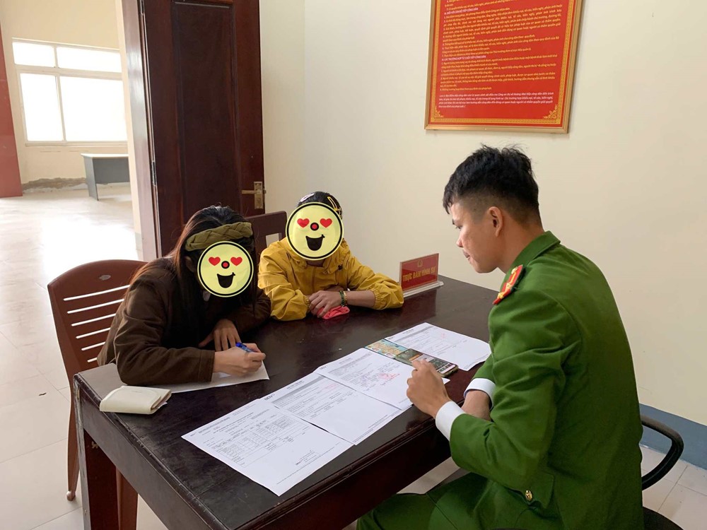 Chị T. 2 lần nhận hơn 1,8 tỷ qua tài khoản ngân hàng, ngay sau đó phải lên công an làm việc - ảnh 1