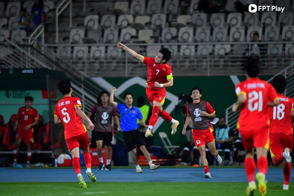 U23 Việt Nam được Thủ tướng chúc mừng, nhận thưởng gần 10 tỷ đồng - ảnh 1