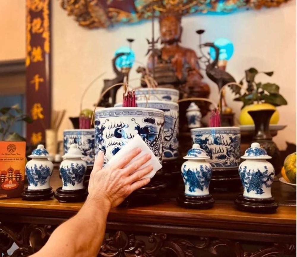 Ngày, giờ đẹp để bao sái ban thờ và rút tỉa chân nhang giúp rước lộc vào nhà - ảnh 1