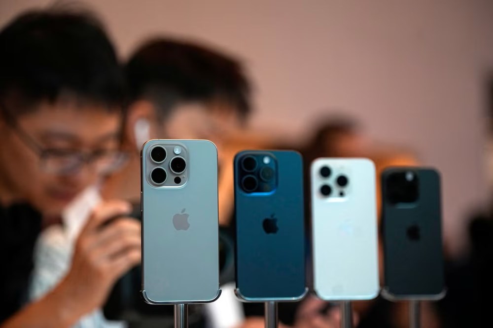 Doanh số Apple giảm mạnh quý đầu năm, lộ diện thiết kế iphone 16 - ảnh 1