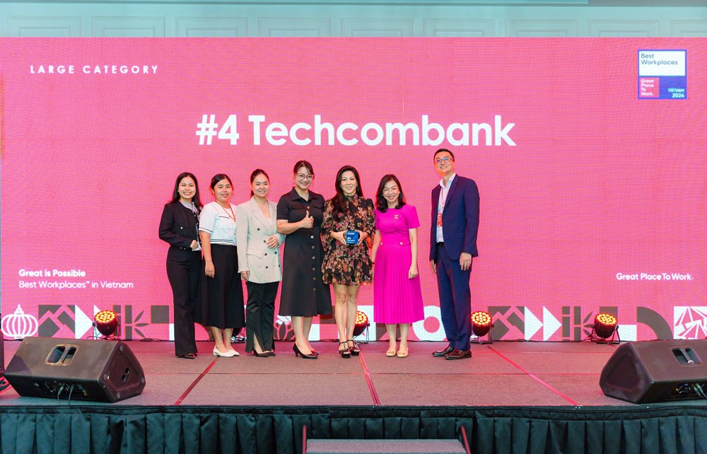 Techcombank tiếp tục lọt TOP bảng xếp hạng nơi làm việc tốt nhất Việt Nam 2024 - ảnh 1
