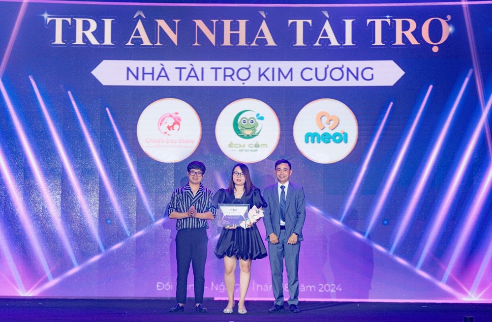 Hệ thống cửa hàng Mẹ bầu & Em bé Ếch Cốm - Nhà tài trợ kim cương Hoa Hậu Goldgi 2024 - ảnh 2