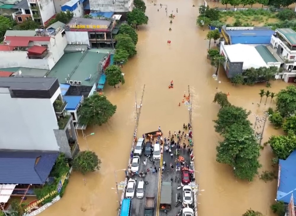 Chi tiền từ thiện ủng hộ vùng lũ có được tính chi phí khấu trừ khi xác định thuế TNDN? - ảnh 1