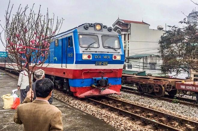 Ngành đường sắt thu gần 77 tỷ đồng sau 24h mở bán vé tàu Tết Nguyên đán - ảnh 2