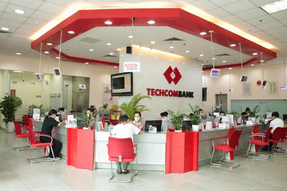 Techcombank tăng lãi suất tiền gửi - ảnh 1