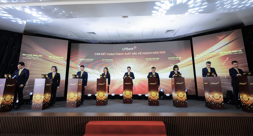 Tinh gọn khối nghiệp vụ, LPBank sẵn sàng cho mục tiêu kinh doanh năm 2025  - ảnh 4