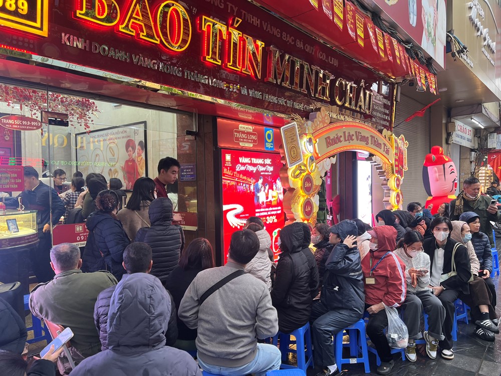 Giá vàng quay đầu giảm sâu trước thềm ngày Thần tài, chuyên gia cảnh báo rủi ro - ảnh 1