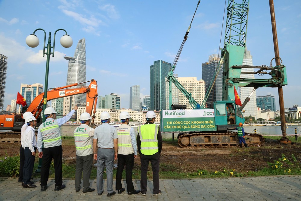 Dự án cầu đi bộ qua sông Sài Gòn chính thức khoan cọc mũi đầu tiên - ảnh 3