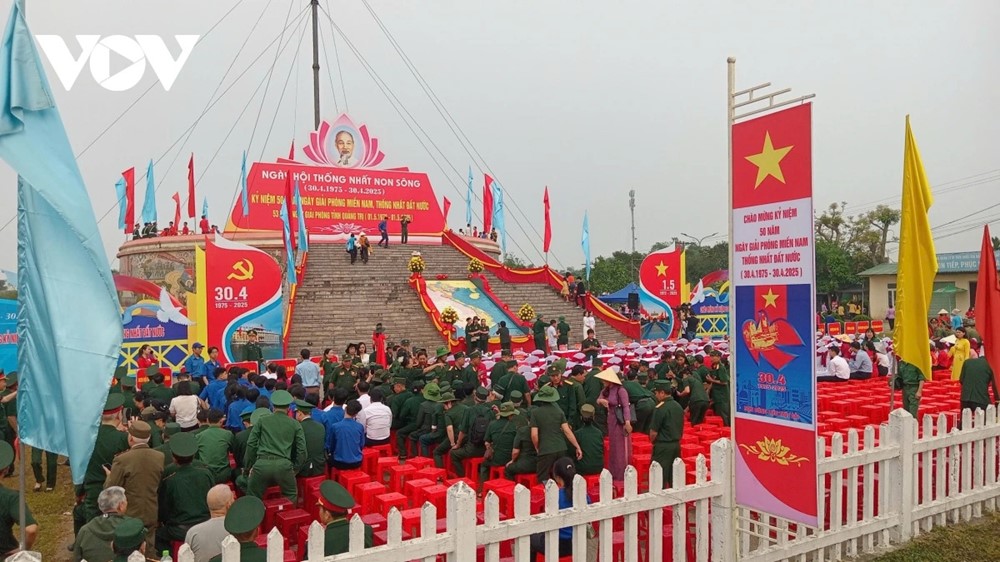 truc tiep cac khoi dieu binh, dieu hanh di trong vong tay nhan dan hinh anh 25