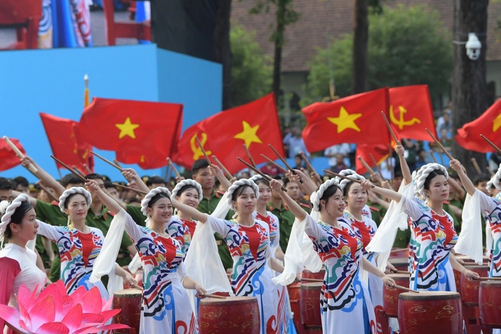 truc tiep cac khoi dieu binh, dieu hanh di trong vong tay nhan dan hinh anh 27