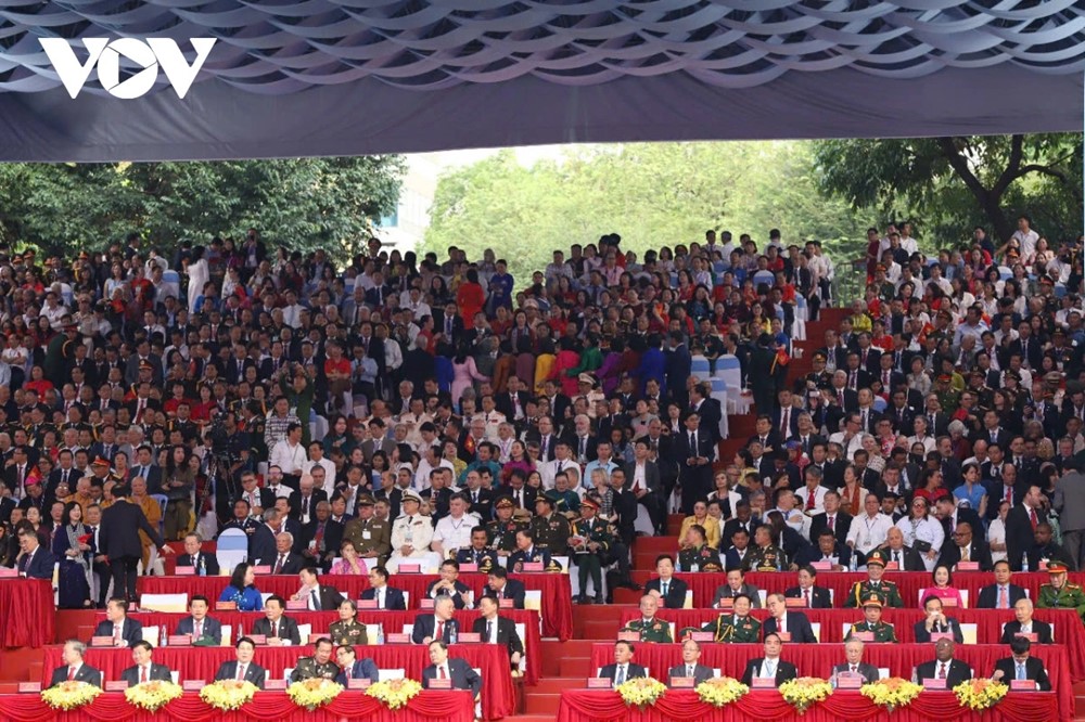 truc tiep cac khoi dieu binh, dieu hanh di trong vong tay nhan dan hinh anh 29