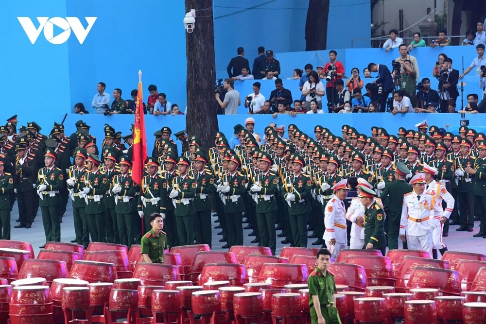 truc tiep cac khoi dieu binh, dieu hanh di trong vong tay nhan dan hinh anh 52