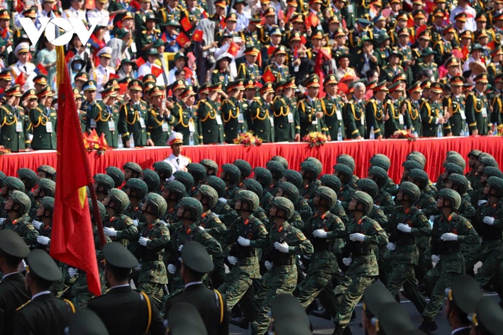 truc tiep cac khoi dieu binh, dieu hanh di trong vong tay nhan dan hinh anh 10