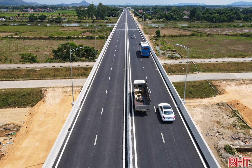 Cao tốc Bắc – Nam qua Hà Tĩnh: Cung đường mới cảnh quan tuyệt đẹp cho những tín đồ xê dịch - ảnh 2