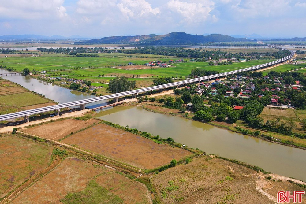 Cao tốc Bắc – Nam qua Hà Tĩnh: Cung đường mới cảnh quan tuyệt đẹp cho những tín đồ xê dịch - ảnh 1