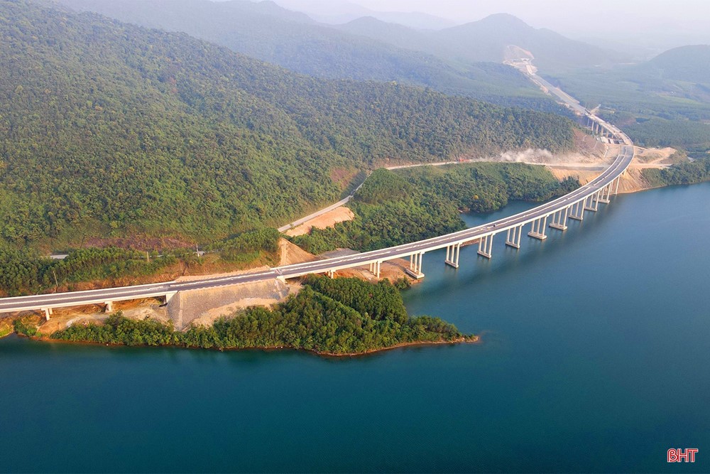 Cao tốc Bắc – Nam qua Hà Tĩnh: Cung đường mới cảnh quan tuyệt đẹp cho những tín đồ xê dịch - ảnh 16