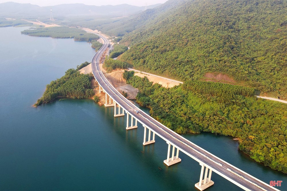 Cao tốc Bắc – Nam qua Hà Tĩnh: Cung đường mới cảnh quan tuyệt đẹp cho những tín đồ xê dịch - ảnh 15