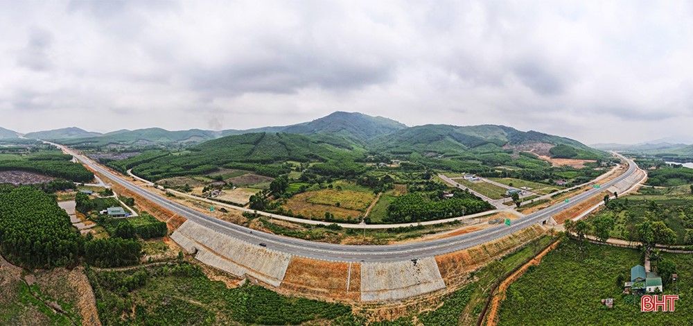 Cao tốc Bắc – Nam qua Hà Tĩnh: Cung đường mới cảnh quan tuyệt đẹp cho những tín đồ xê dịch - ảnh 11