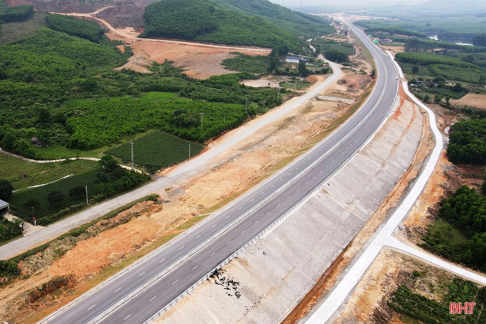 Cao tốc Bắc – Nam qua Hà Tĩnh: Cung đường mới cảnh quan tuyệt đẹp cho những tín đồ xê dịch - ảnh 12