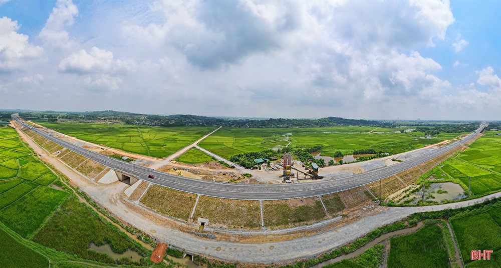 Cao tốc Bắc – Nam qua Hà Tĩnh: Cung đường mới cảnh quan tuyệt đẹp cho những tín đồ xê dịch - ảnh 4