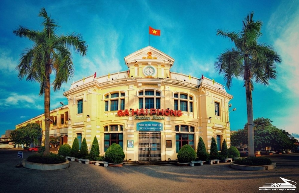 Tàu “quý tộc” Hà Nội- Hải Phòng lăn bánh: Giá vé, cách đặt vé, trải nghiệm du lịch, food tour không thể bỏ lỡ - ảnh 3