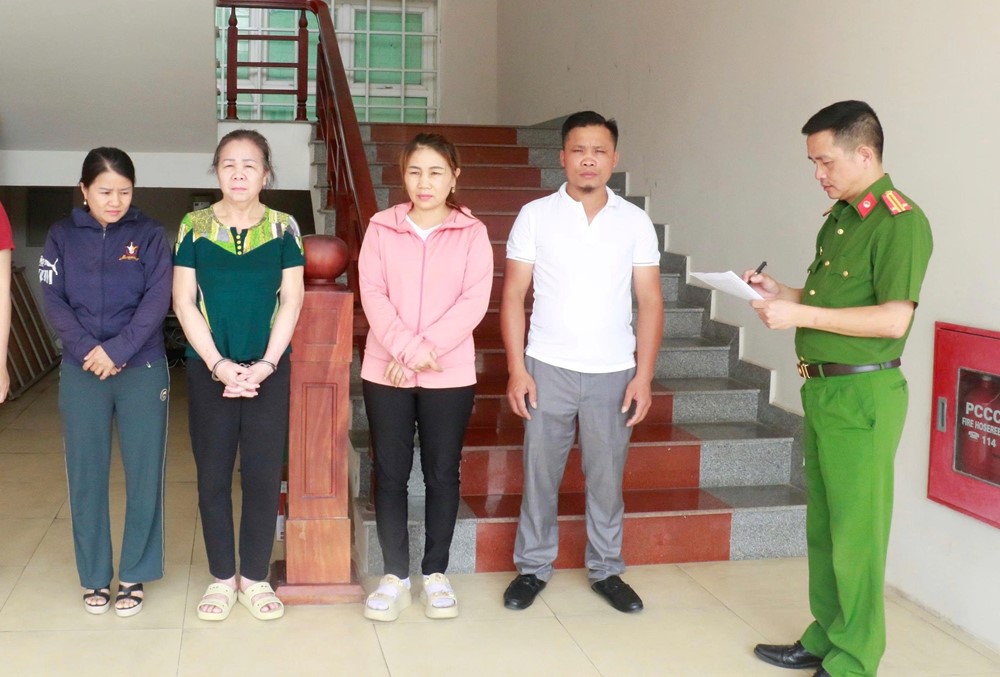 Hàng trăm nghìn sản phẩm giả “đội mác” Clear, Dove, Comfort được tuồn đi tiêu thụ - ảnh 1