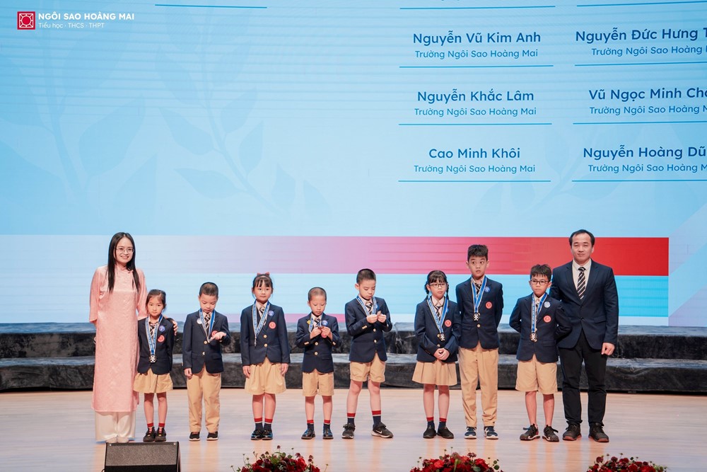Trường Ngôi sao Hoàng Mai vinh danh học sinh tiêu biểu và trao học bổng hơn 7 tỷ đồng - ảnh 5