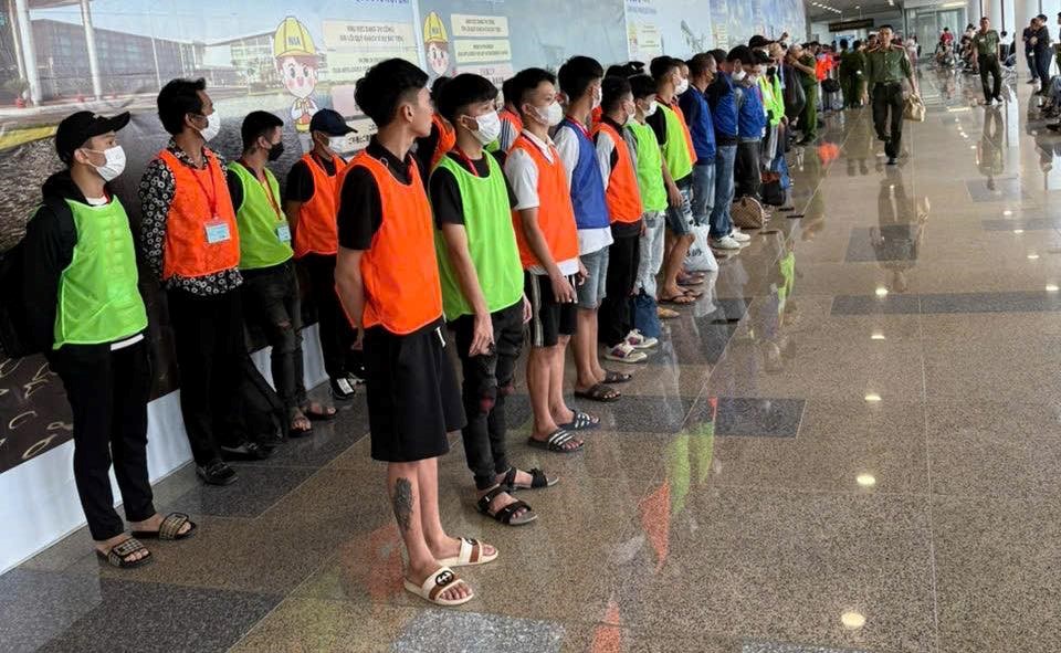 Đường dây lừa đảo 2.000 tỷ xuyên quốc gia bị sa lưới, có nạn nhân mất 41 tỷ đồng sau 2 ngày - ảnh 1