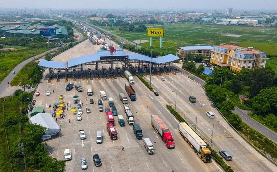 Từ 1/10/2025, chủ ô tô cần làm gì để không bị “quay đầu” tại trạm thu phí? - ảnh 1