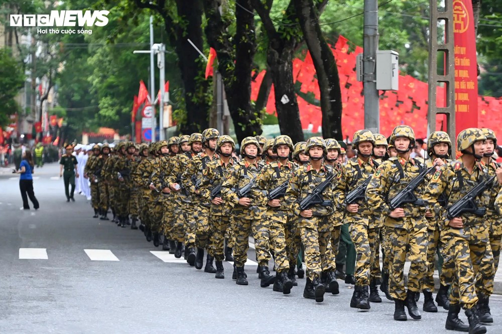 Trực tiếp: Sơ duyệt cấp Nhà nước diễu binh, diễu hành kỷ niệm 80 năm Quốc khánh - ảnh 32