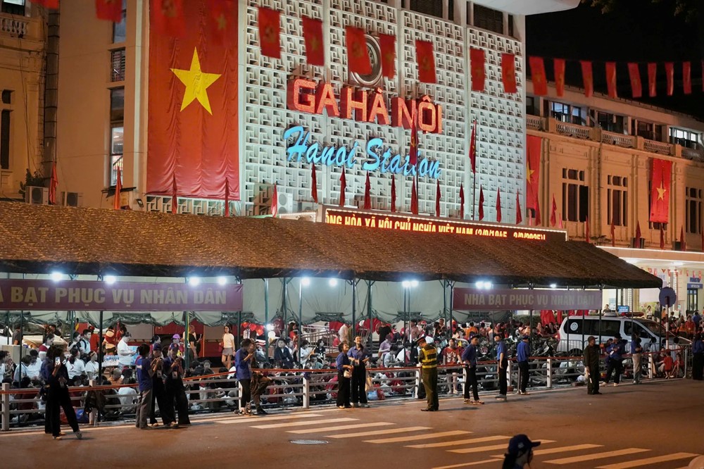 Trực tiếp: Sơ duyệt cấp Nhà nước diễu binh, diễu hành kỷ niệm 80 năm Quốc khánh - ảnh 1