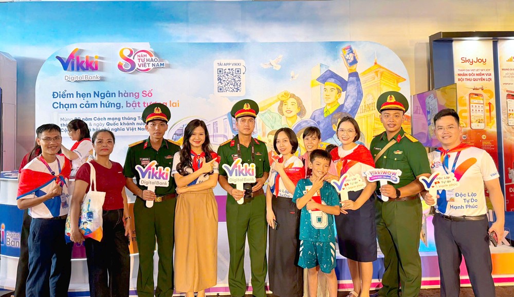 Vikki Bank tặng vàng, điện thoại khi mở tài khoản An sinh dịp Quốc khánh - ảnh 2