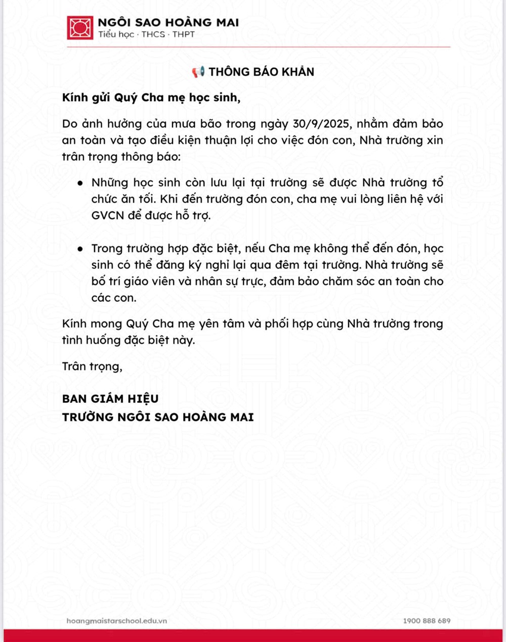 Mưa lớn gây ngập nặng, học sinh Hà Nội được trường tổ chức ăn tối và nghỉ lại - ảnh 1