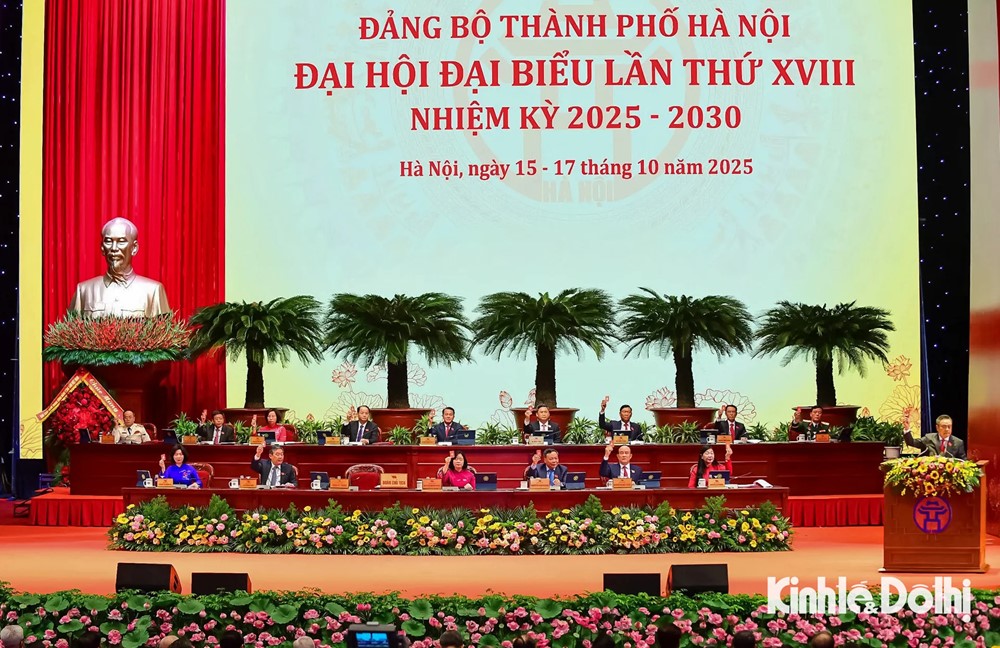 Toàn cảnh phiên khai mạc Đại hội đại biểu Đảng bộ Thành phố Hà Nội lần thứ XVIII, nhiệm kỳ 2025-2030 - ảnh 12