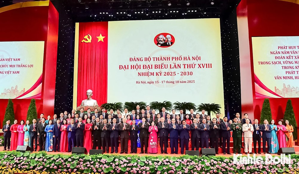 Toàn cảnh phiên khai mạc Đại hội đại biểu Đảng bộ Thành phố Hà Nội lần thứ XVIII, nhiệm kỳ 2025-2030 - ảnh 17