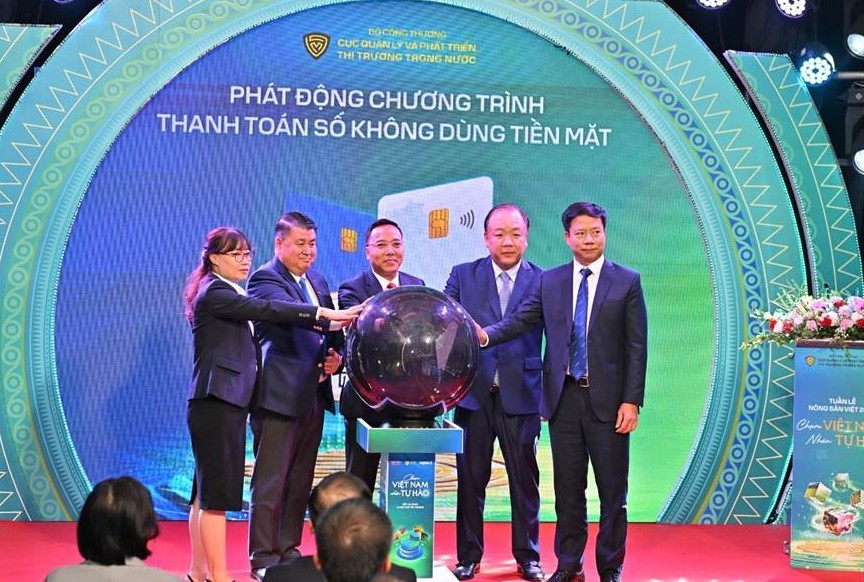 NAPAS đồng hành cùng chương trình “Chạm Việt Nam – Nhận tự hào”, ủng hộ cuộc vận động “người Việt Nam ưu tiên dùng hàng Việt Nam” - ảnh 3