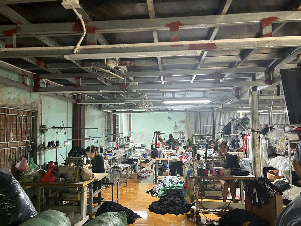 Phát hiện hơn 23.000 sản phẩm thời trang giả mạo ZARA và YONEX bị phát hiện - ảnh 2