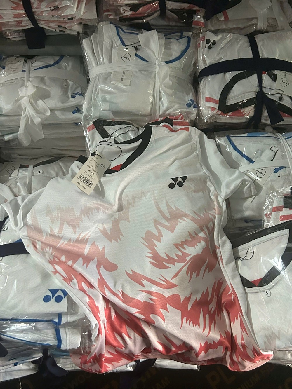 Phát hiện hơn 23.000 sản phẩm thời trang giả mạo ZARA và YONEX bị phát hiện - ảnh 3