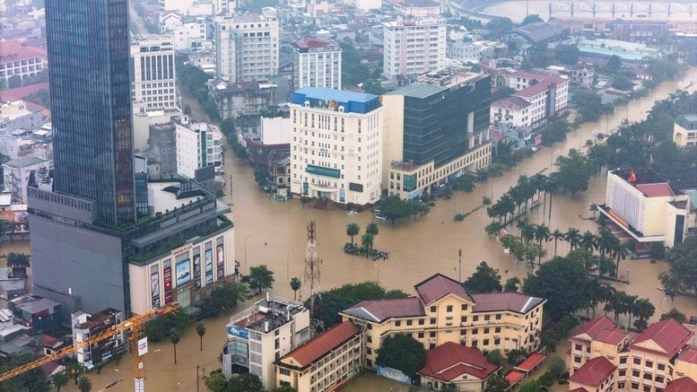 Hỗ trợ khẩn cấp 350 tỷ đồng cho TP Huế, Quảng Trị, Quảng Ngãi khắc phục thiệt hại mưa lũ- Ảnh 1.