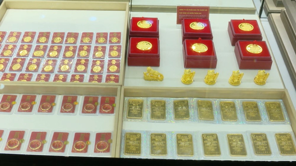 Giá vàng hôm nay 4/2: SJC tăng mạnh, vượt 180 triệu đồng/lượng - ảnh 2