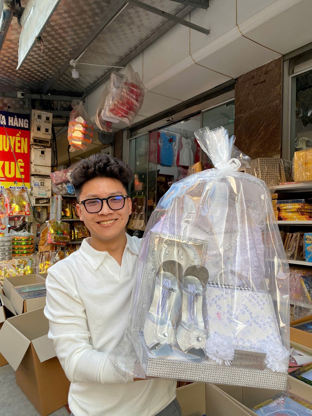 Cuối năm, ghé về thủ phủ vàng mã lớn nhất miền Bắc gặp 9x đưa 'hàng hiệu tâm linh' trở thành xu hướng hút triệu view TikTok - ảnh 5