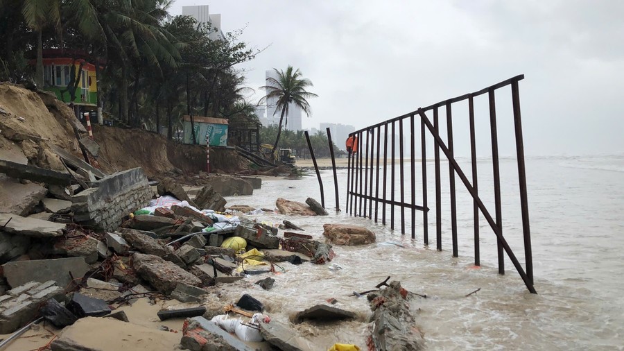 Bãi biển 'quyến rũ nhất hành tinh' của Việt Nam bị triều cường tàn phá, Chủ tịch TP chỉ đạo khẩn - ảnh 3