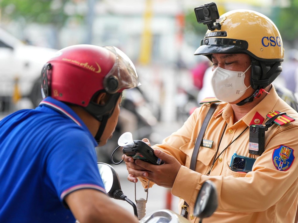 Những lỗi vi phạm khiến tài xế có thể bị trừ tới 10/12 điểm giấy phép lái xe theo Nghị định 168, tài xế lưu ý  - ảnh 1