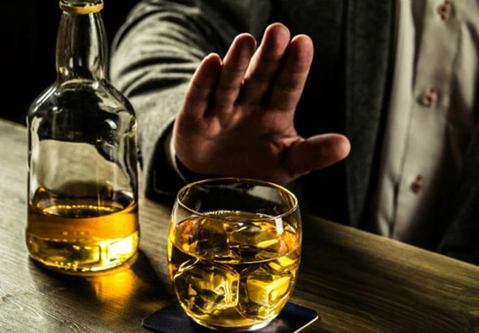 Chuyên gia: 'Cai rượu bia khó hơn cả cai ma túy'