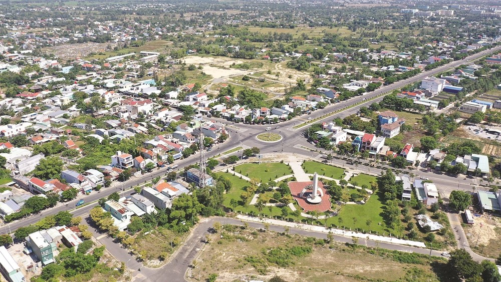 Thị xã có nhiều anh hùng liệt sĩ nhất cả nước, là quê hương của mẹ Việt Nam anh hùng huyền thoại có 9 người con hy sinh trong kháng chiến - ảnh 1