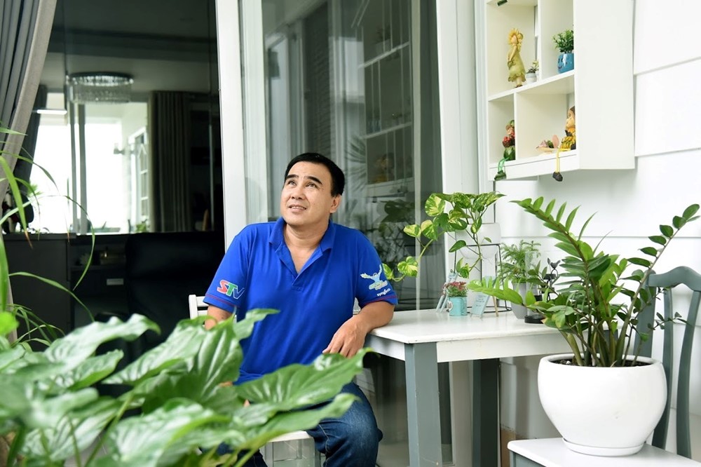 ‘Bạch dinh’ được định giá 21 tỷ của ‘MC nông dân’ Quyền Linh: Rộng 500m2, vườn hoa hồng ngoại như cổ tích - ảnh 2